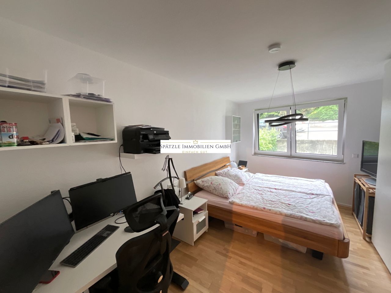 Schlafzimmer 1.1
