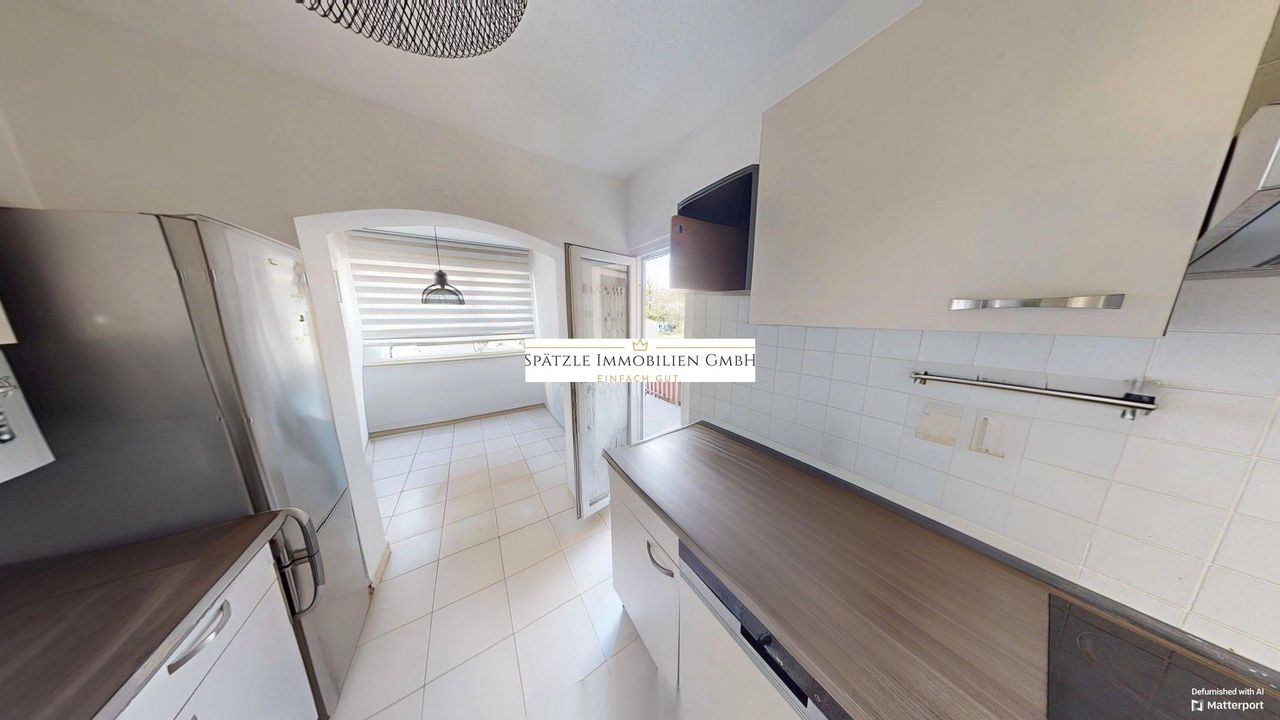 Blick ins Esszimmer EG und Balkon